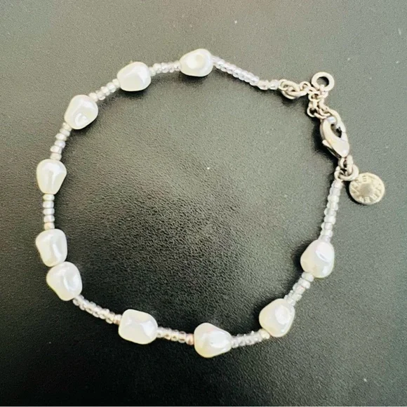 Bundle of 8 Assorted Jewelry Pieces - Picture 8 of 8